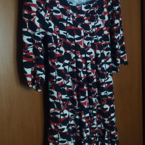 Dress with unique print like new, size L