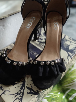 GoGo Shoes women's pumps size 38 like new, black