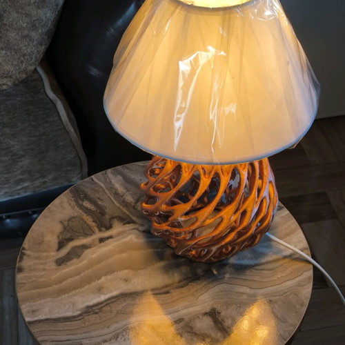 Table lamp like new, plastic with white lampshade
