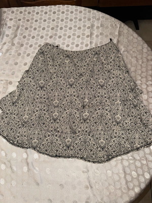 Skirt like new, size 36, with zipper and lining