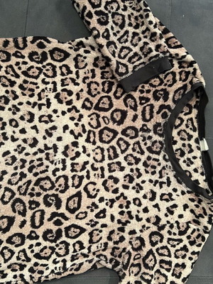 Leopard fuzzy blouse used, size L