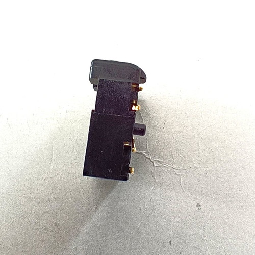 Xbox controller headphone jack like new for model 1914