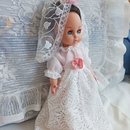 Bride doll like new from the last century 70 years old