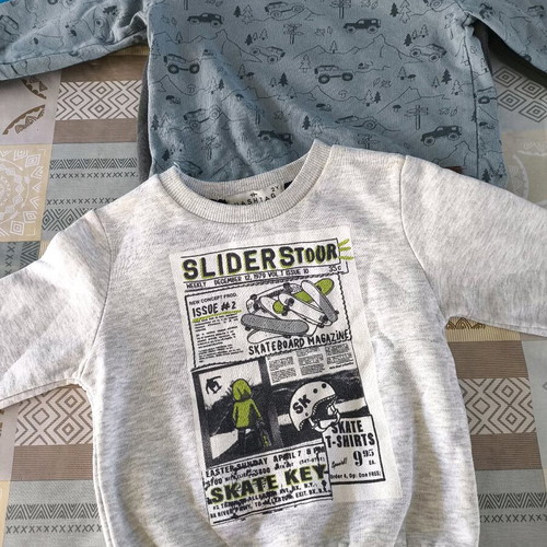 Set of 4 used boys' winter sweatshirts for ages 2-3