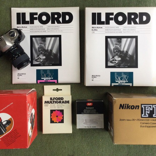 Nikon FM10 analog photography complete set and accessories new