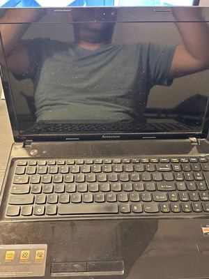 Lenovo G585 laptop σαν καινούργιο με 8GB RAM και 120GB SSD