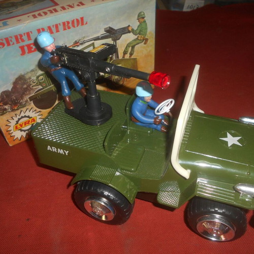 Lyra Army Desert Patrol Jeep battery-powered vintage toy 1970