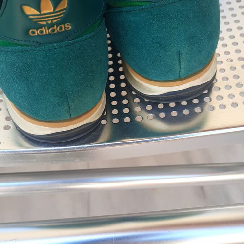 adidas gazelle silver green womens adidas Originals LA Trainer OG - IH1650 | SNS