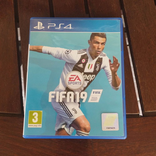 FIFA 19 PS4 game like new