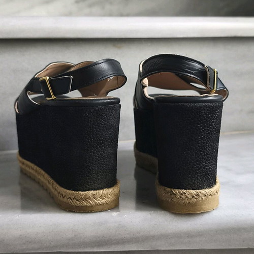 Tsitsivas handmade black leather platform sandals like new, size 39