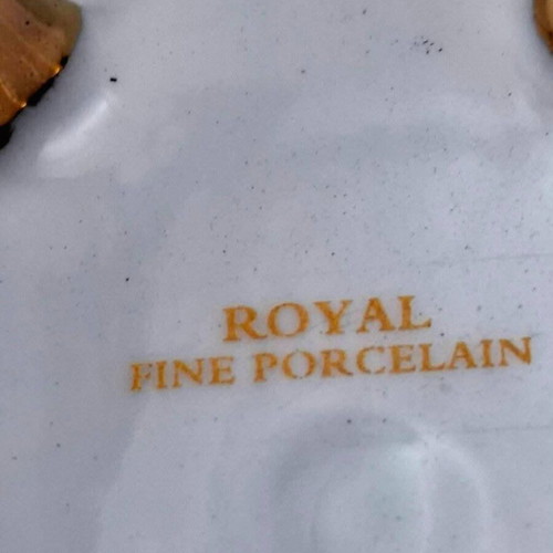 Πλήρες σερβίτσιο του καφέ Royal Fine Porcelain σαν καινούργιο