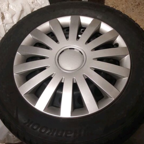 Hankook Winter i*cept RS3 215/60 R16 tires set of 4 new with rim