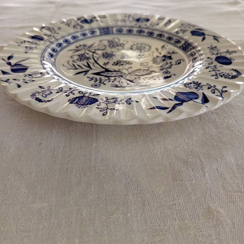 Wedgwood & Co Ltd Satsuma plate like new, English porcelain
