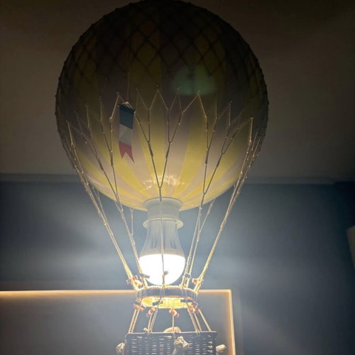 Hot air balloon lamp like new, children's lighting