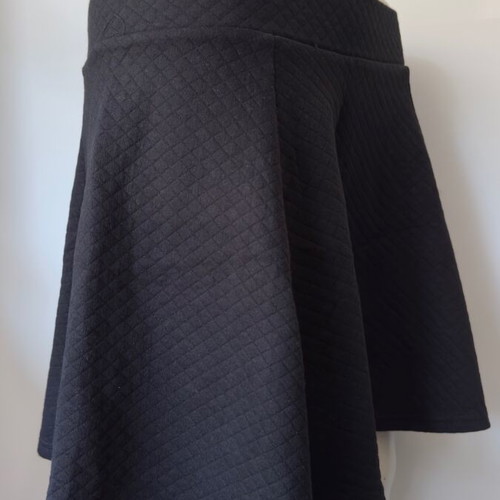 H&M Black Quilted A-Line Skirt 38 like new