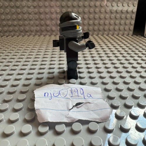 Lego Minifigure Ninjago Cole Skybound with Neck Bracket and Modified Tile like new