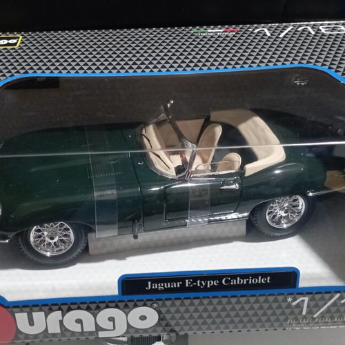 Burago Jaguar E-Type Cabriolet 1:18 scale new