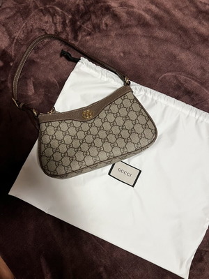 Gucci shoulder bag in genuine leather, brown