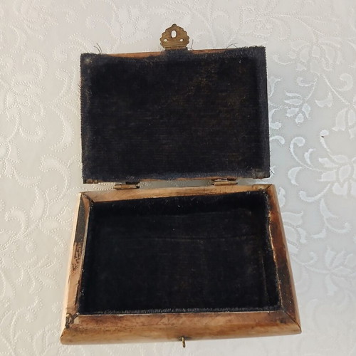 Jewelry boxes set of 2 like new, bone and brass decorative elements
