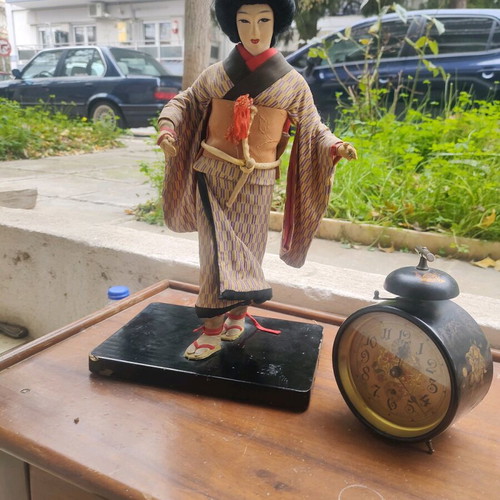 Japanese antiques like new with geisha doll and decorative table clock