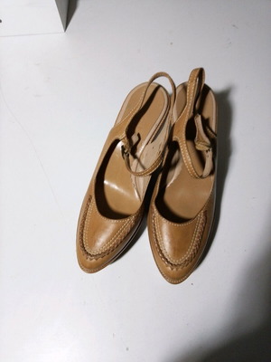 Women's leather sandals like new, beige, size 36-37