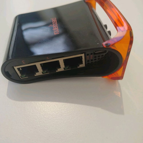MikroTik hAP mini like new Wi‑Fi router with 3 Fast Ethernet ports