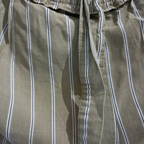 Pants with small defect on belt fabric, comfortable and light