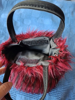 Fur handbag like new