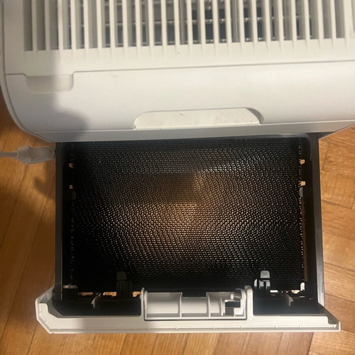 Daikin air purifier with Streamer technology like new
