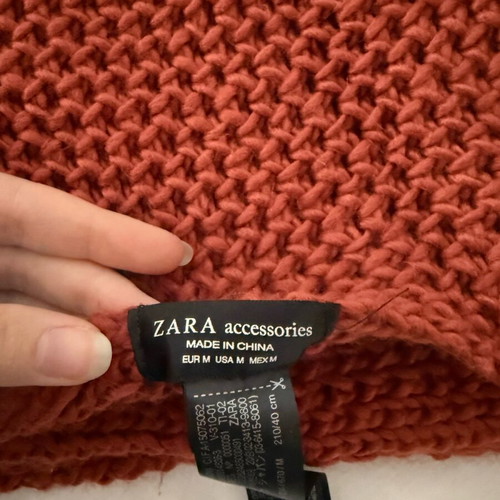 Wool scarf Zara like new, brick color