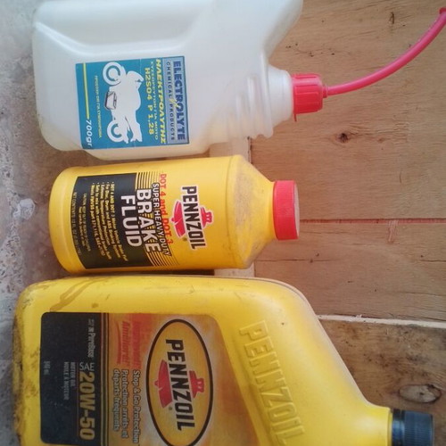 Pennzoil maintenance fluids set used for motorcycle and car
