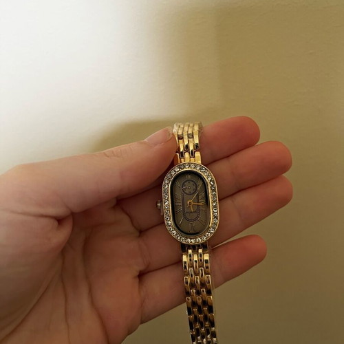 Wristwatch women's new gold color