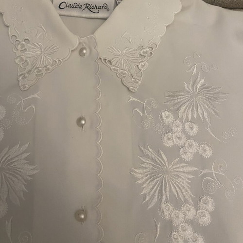 Vintage embroidered shirt white, like new, size L/XL