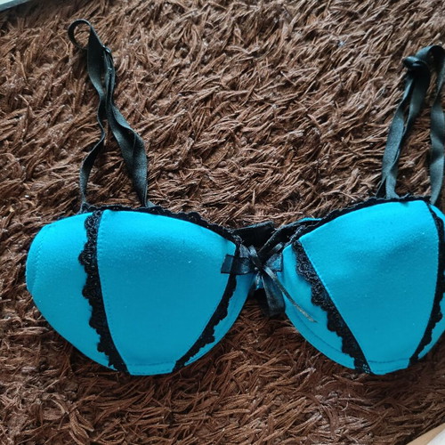 Vero by Aslanis bra used, blue and black, size 75B