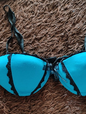 Vero by Aslanis bra used, blue and black, size 75B