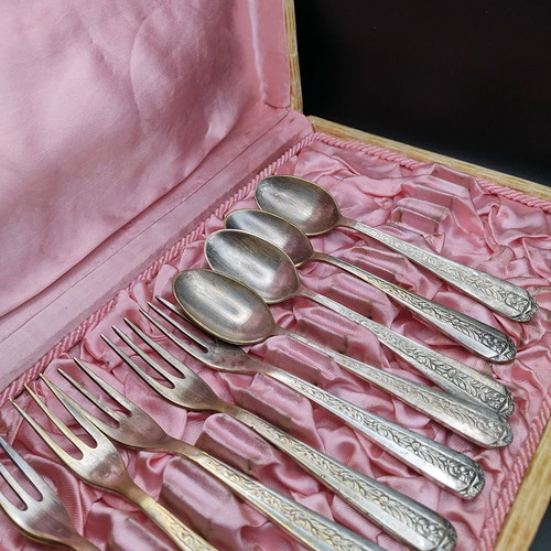 Vintage 60s spoons and forks used, set of 9 pieces