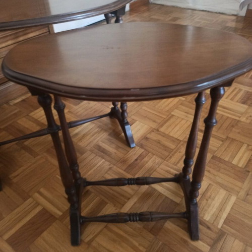 Living room tables 3-piece nesting set like new