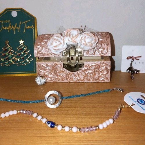 Jewelry set new, 5 pieces gold and silver tone
