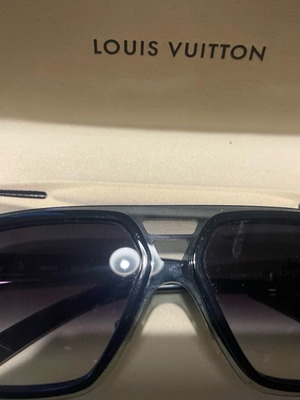 Louis Vuitton unisex sunglasses new, black and silver