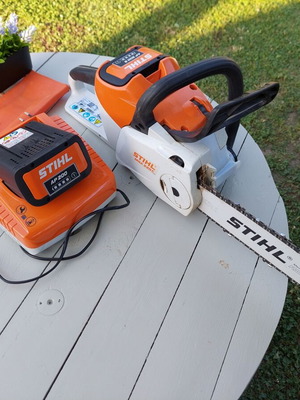 Stihl Battery Chainsaw with Two 300s Batteries and Charger like new