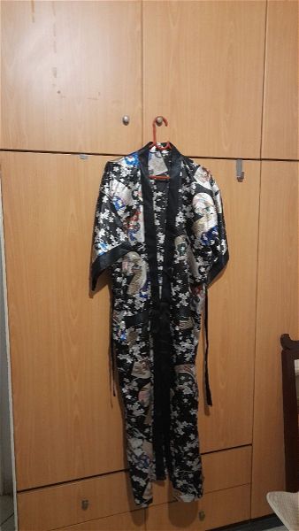  kimono se aristi katastasi elachista chrisimopiimeno maxi nea miomeni timi