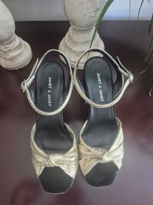 Janet & Janet sandals new, black and gold, size 37