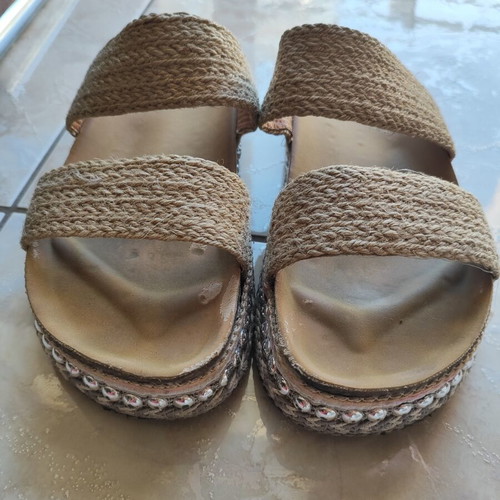 Flatform sandals like new, beige with straw details, size 38