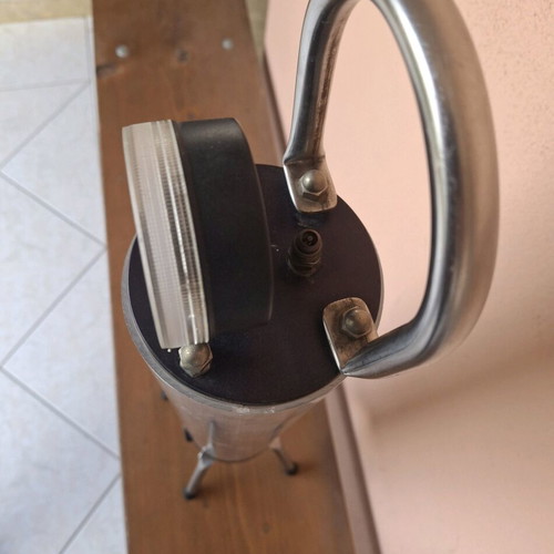 WIGAM Refrigerant Charging Cylinder used with Measurement Scale