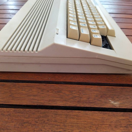 Commodore C64C used, with some missing keys and functional issues