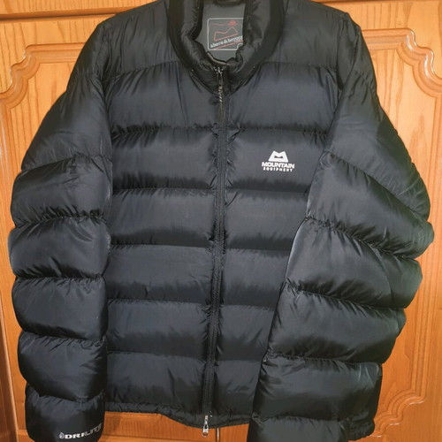 Mountain Equipment jacket size L like new, black