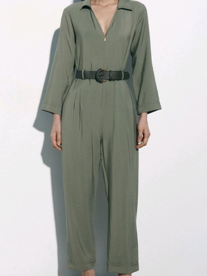 Zara jumpsuit Medium like new with belt and pockets