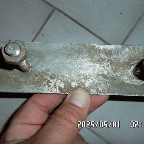 Metal heavy-duty cleat used, 1 piece