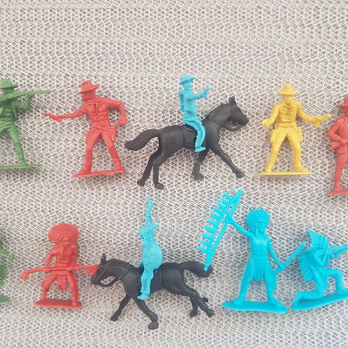 Plastic Indian and Cowboy Soldiers used, 90s, pack