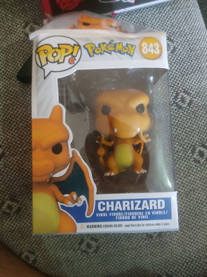 Charizard καινούργιο, κουτί χαλασμένο